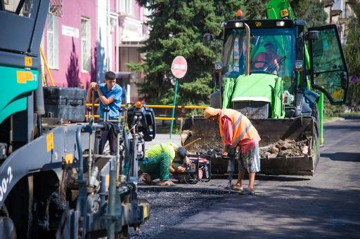 В Волгограде завершают ремонт подъездных путей к школам