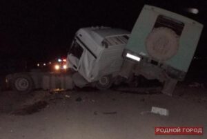 В Ленинском районе 2 человека погибли в ДТП двух грузовиков