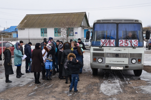 В Михайловском районе на выборы прибыла многодетная семья из 30 человек