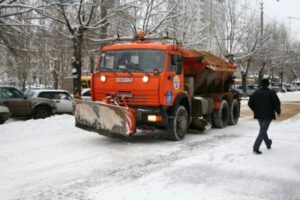 На улицы Волгограда выйдут 95 снегоуборочных машин