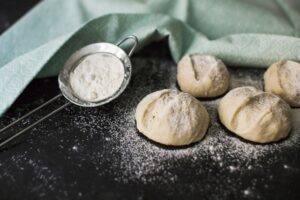 Волгоградцам подсказали, как выбрать качественную муку