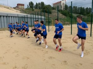 Волгоградский «Ротор» провел тренировку на песке