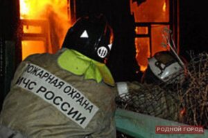 В Волгограде из-за пожара в частном доме пострадала 12-летняя девочка