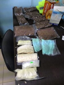 Полицейские задержали волгоградца, который вез наркотики из Москвы