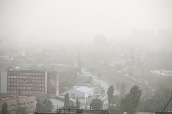На Волгоград 8 июля днем обрушилась пыльная буря