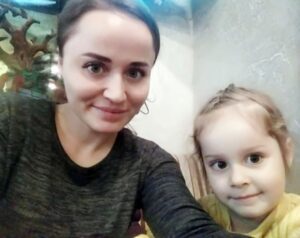 Семилетняя Латифа мечтает сесть за парту