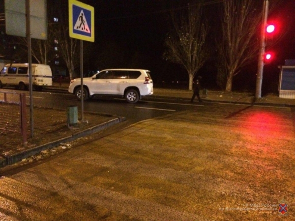 Внедорожник сбил двух молодых девушек на «зебре» в Волгограде