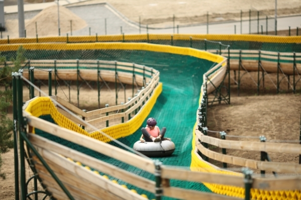 «Ветер в лицо и буря эмоций»: волгоградцы катаются на новых тюбинговых трассах