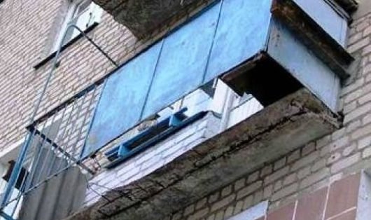 Под Волгоградом из-за обрушения балкона погибли двое мужчин