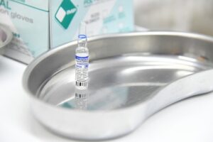 Педагоги и общественники из Волгограда вакцинировались от COVID-19