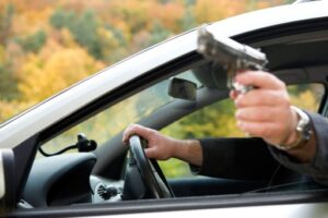 Под Волгоградом водитель BMW расстрелял «девятку» с людьми