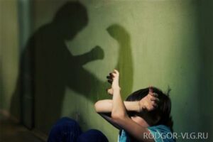 В Палласовке учитель физкультуры бил и оскорблял школьников