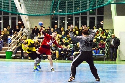 Волгоградский «Каустик» одолел московский клуб УОР № 2