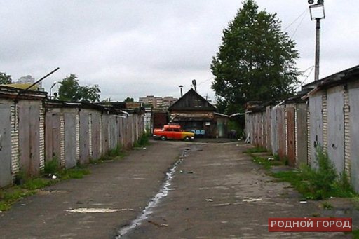 В Волгограде сторож ГСК умышленно повредил автомобиль студента