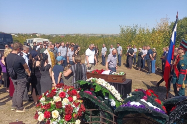 В Волгограде простились с погибшим замначальника ИК-19 Андреем Кучмой