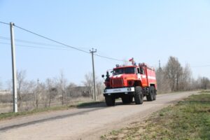 В Волгоградской области при пожаре в деревянном доме пострадал человек