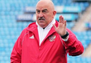 Главный тренер сборной России по футболу подал в отставку