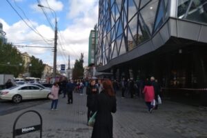 В Волгограде эвакуируют «заминированные» торговые центры