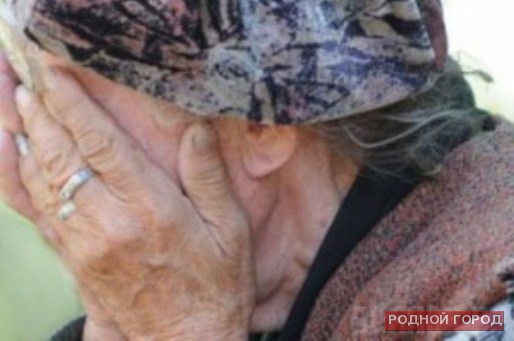 В Волгограде безработный ударил 74-летнюю пенсионерку палкой