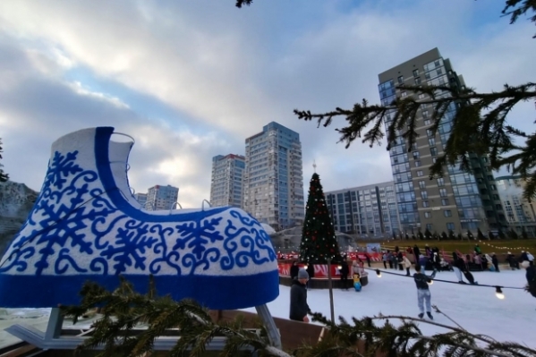 В ЦПКиО Волгограда появились двухметровые коньки