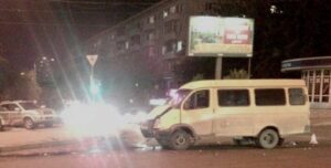 Три пассажирки «газели» пострадали в аварии  в центре Волгограда
