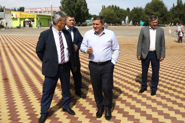 Бочаров оценил динамику работ по реконструкции ДК Ольховского района