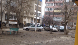 Волгоградец, взявший экс-супругу в заложники, грозится взорвать дом