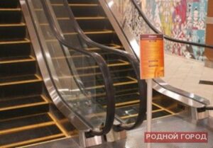 Волгоградка получила перелом черепа, бросившись с эскалатора в ТРК