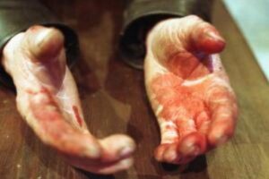 В Волгограде сержант полиции убил ухажёра жены