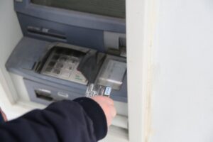 Волгоградцам рассказали, как не стать жертвой телефонных мошенников