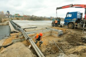 В Волгоградской области ремонтируют мост через Мечетку
