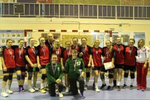 Юные волгоградские гандболистки на родной земле остались вторыми