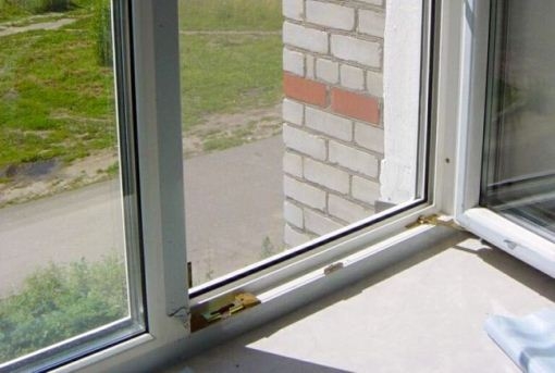 2-летний малыш выпал из окна первого этажа в Волгограде