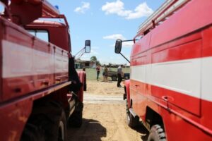 Андрей Бочаров провел инспекцию пожарного депо в Сосновке