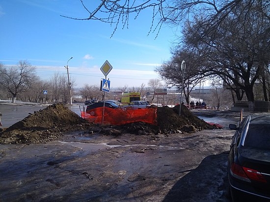 Водитель автомобиля «Жигули» протаранил лестницу на севере Волгограда