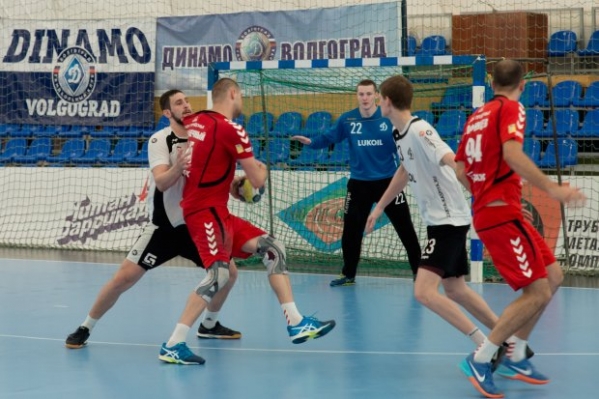 Волгоградский «Каустик» уступил астраханскому «Динамо»