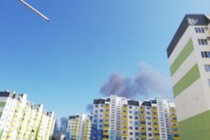 Сильный дым от горения сухой травы накрыл Волжский