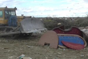 В Волгограде уничтожили игровые аппараты и покерные столы