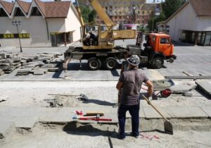 В Волгограде реставрируют крыльцо ДК Тракторозаводского района