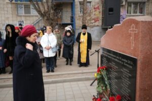 Жители Волгограда почтили память погибших во взорванном троллейбусе