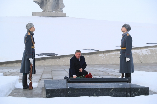 Андрей Бочаров почтил память защитников Отечества