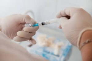 В волгоградские медучреждения поступила назальная вакцина от COVID-19