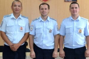 Волгоградские полицейские спасли тонущего мужчину