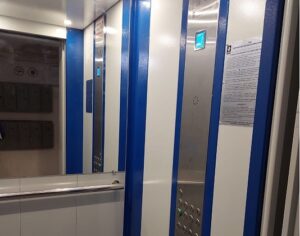 В многоквартирных домах Волгограда и области монтируют новые лифты