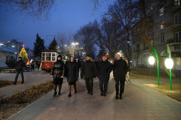 Губернатор Бочаров пообещал установить еще одно колесо обозрения в центре Волгограда