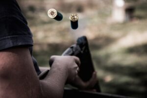 53-летний мужчина насмерть расстрелял соседа и его двух гостей в Быково