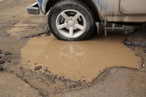 В Дзержинском районе Волгограда оценили состояние дорог