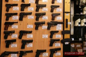 Из охраняемого ЧОП магазина в Волгограде украли 5 пистолетов