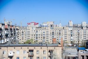 В Волгограде памятник «Серп и молот» отвезли на реставрацию