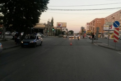 В центре Волгограда «ВАЗ-2112» на «зебре» сбил пятиклассницу